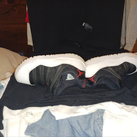 Jordan retro 11 little flex tuxedo - Picture 3 of 3